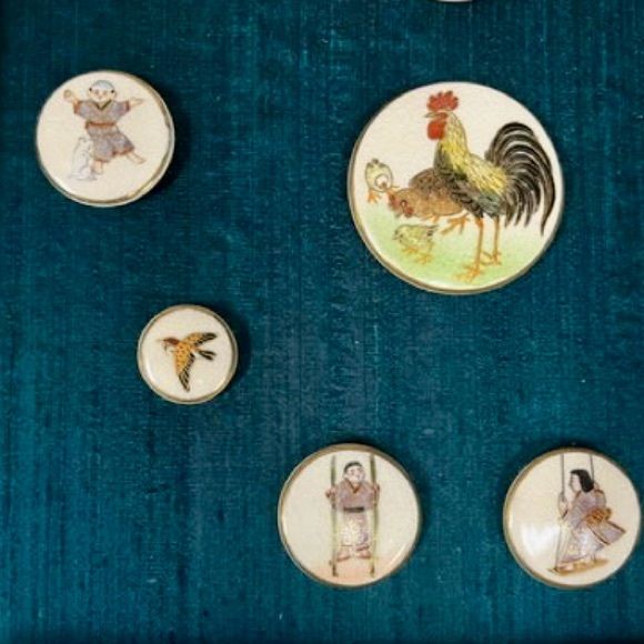 FRAMED SATSUMA PORCELAIN HAND PAINTED BUTTON COLLECTION - Picture 4 of 16